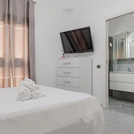 Homiday - Grey - Free Parking Collesalvetti